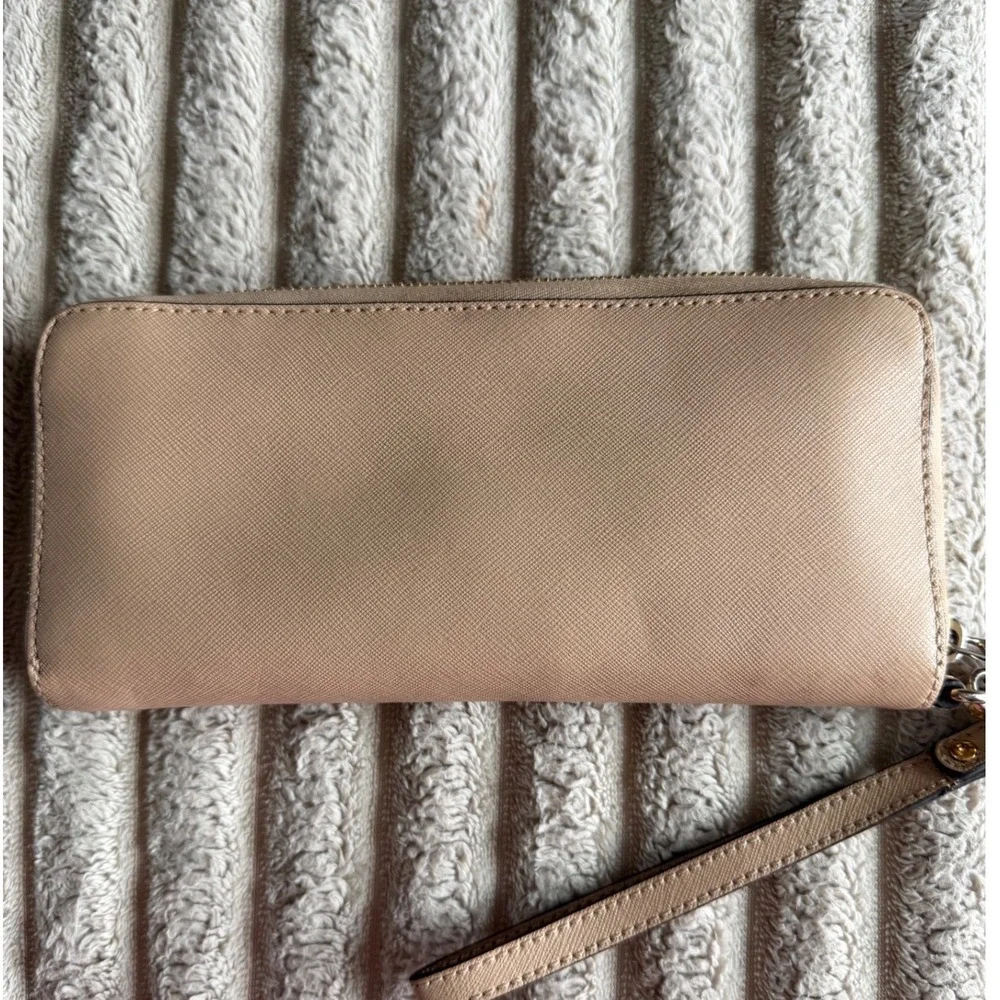 Michael‎ Kors Jet Set Travel Saffiano Leather Zip Around Wristlet Wallet Beige
